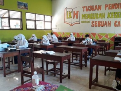 Suasana KBM di dalam Kelas PTM