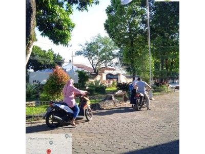 Siswa diantar Orang Tua atau Wali ke Sekolah