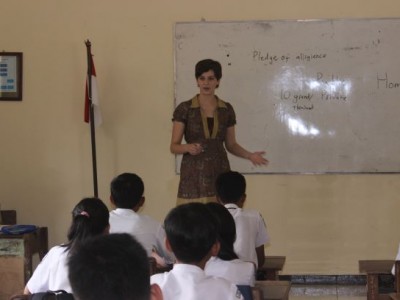KBM di dalam Kelas bahasa Inggris dengan model native speaker