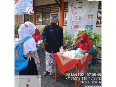 Cek Suhu dan Skrining Kesehatan