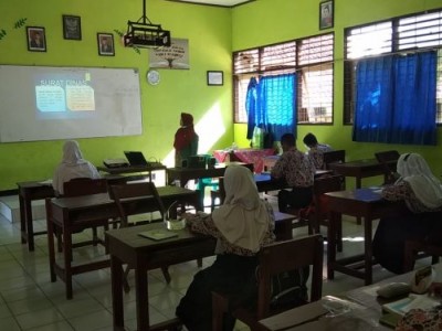 Suasana KBM di dalam Kelas PTM